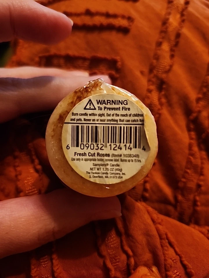 New & Sealed VTG Yankee Candle Original FRESH CUT ROSES Votive  - Image 3 of 3