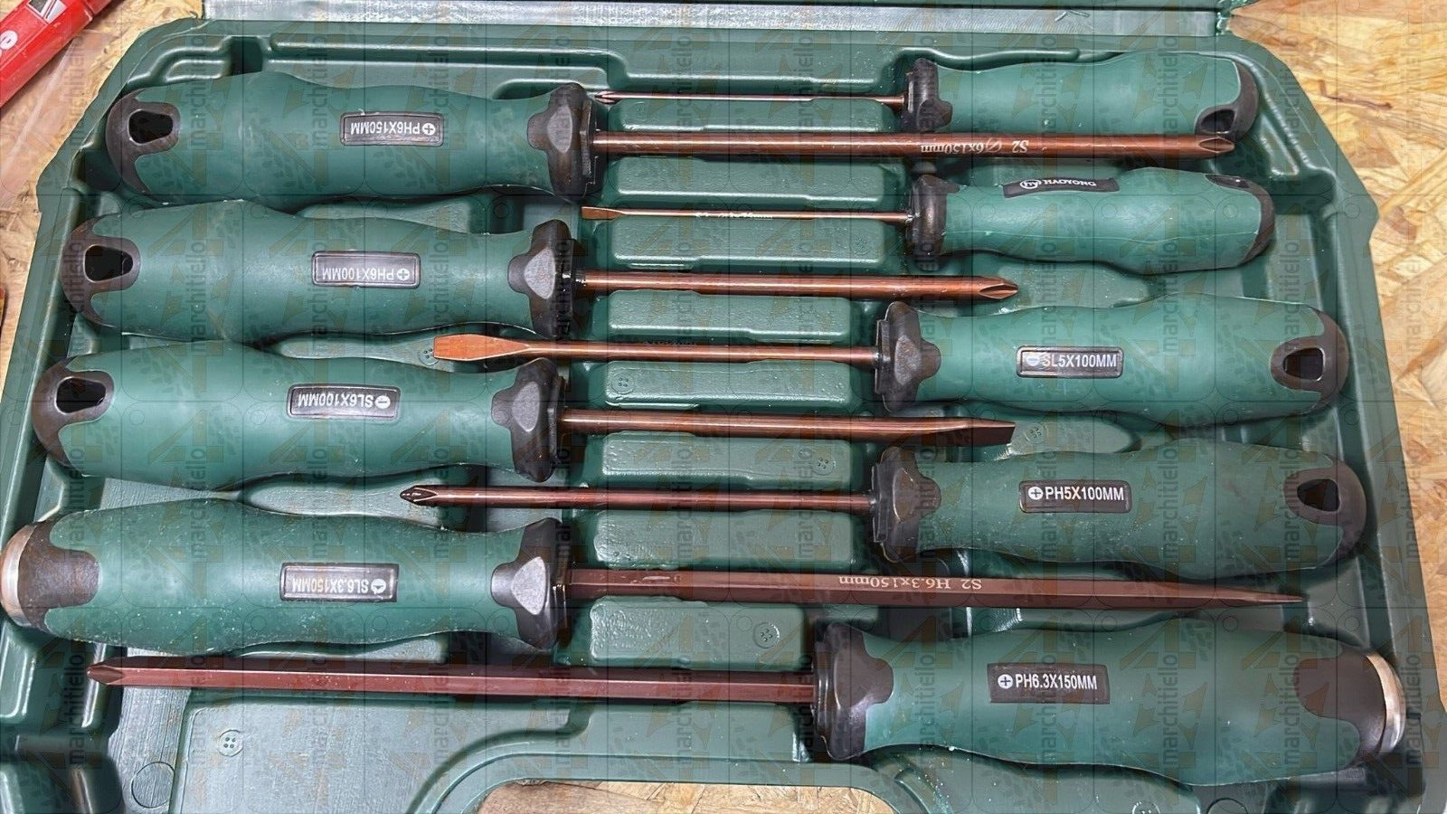 OFFERTA Kit 9 Cacciaviti cod 3498 - Valigetta Omaggio - Acciaio CRV