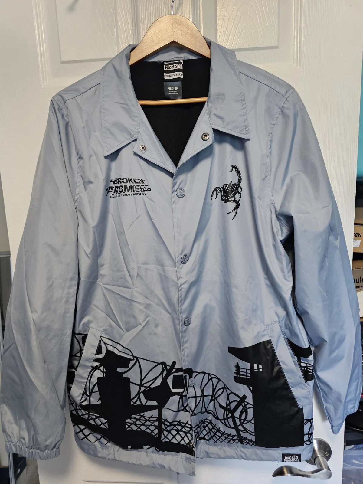 Broken Promises Jacket Mens Medium Guard Your Heart Scorpion Coaches Windbreaker - product detail image 1