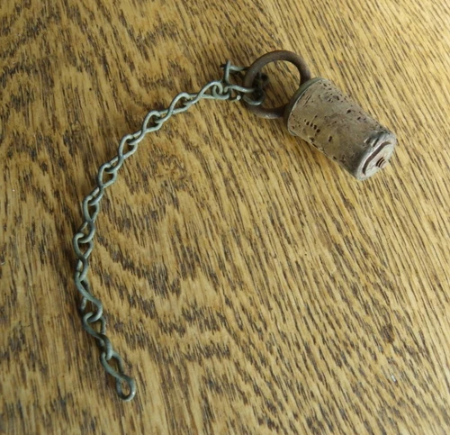 CIVIL WAR ERA CANTEEN STOPPER WITH CHAIN