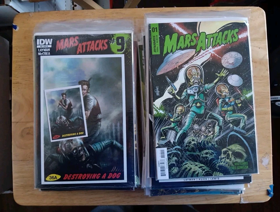 Lote de 34 livros de quadrinhos Mars Attacks John Layman variantes ensacadas e embarcadas - Imagem 3 de 4