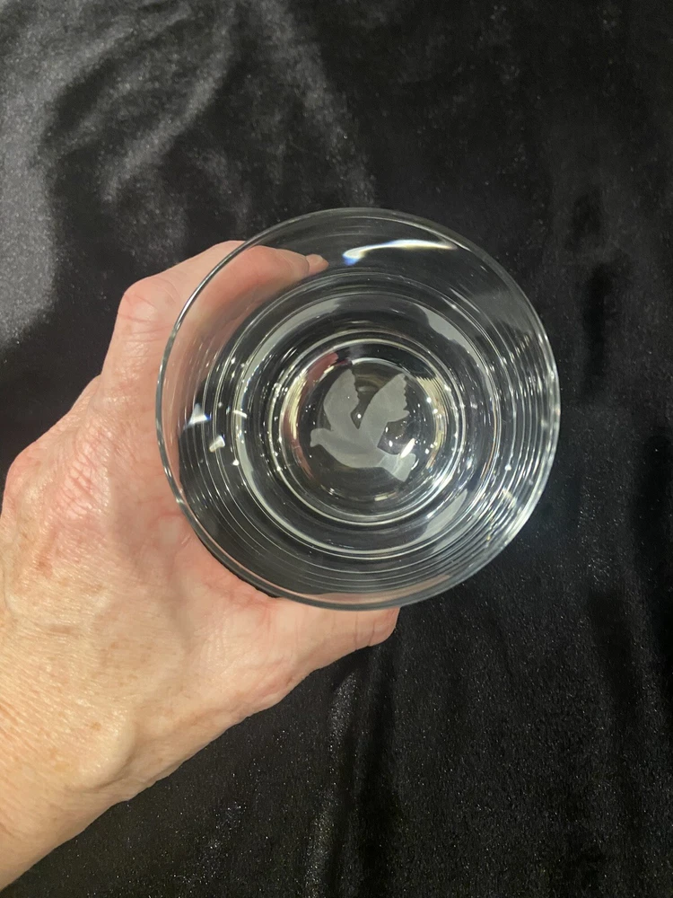 Tumbler With Dove Etched Bottom