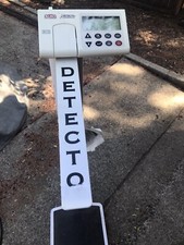 Detecto SOLO Digital Physician Scale w/ Height Rod 550 lb x 0.2 lb, 30" to 84.5