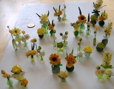 3 MINIATRUE DOLLS HOUSE VASES OF FLOWERS - YELLOW & GREEN - CHOOSE