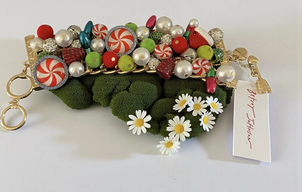 Pulsera Betsey Johnson Auténtica Fiesta Caramelo BIb Colgante Navidad Precio de venta sugerido por el fabricante 168 $ Foto 4 de 4