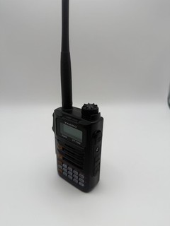 Yaesu FT 70DR C4FM FDMA/FM 144/430 MHz ricetrasmettitore palmare dual band 5W