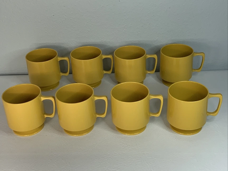 Juego de melamina dorada vintage Harvest para 8. Foto 2 de 4