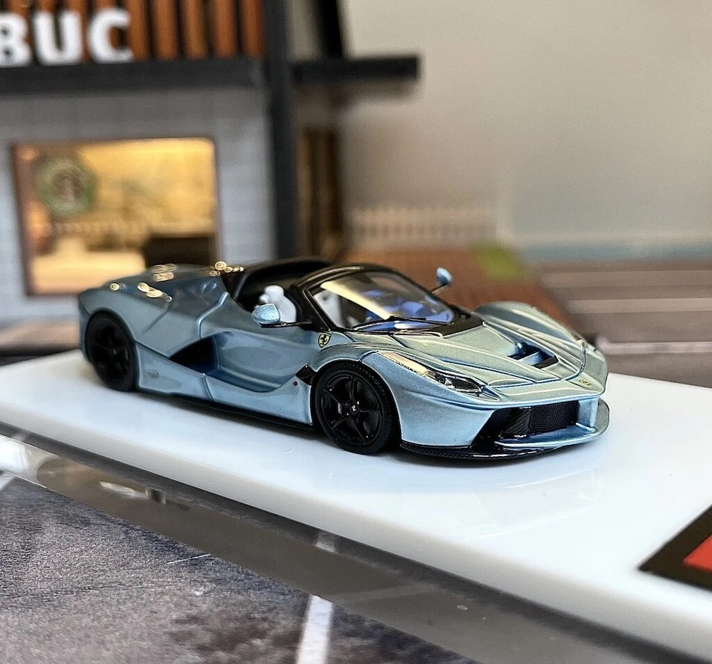 DMH 1:64 Ice Blue Laferrari Aperta Convertible Model Diecast