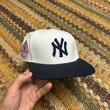 Pro Standard New York Yankees SnapBack Hat Leather Button White Navy