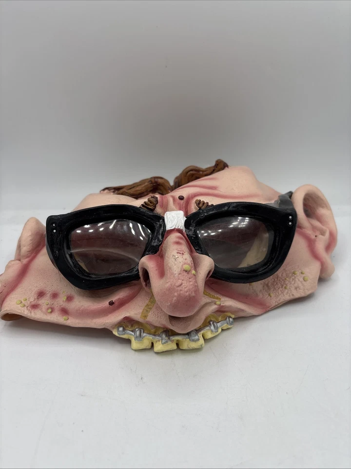 MASCARILLA HALLOWEEN DISFRAZ CIENTÍFICO VIEJO INC 2001 GAFAS DE MIEDO MITAD LÁTEX Foto 2 de 4