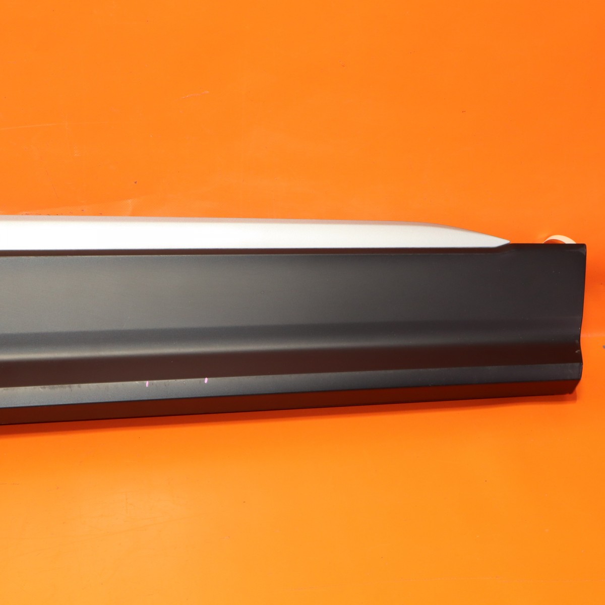 Lamborghini Urus 2019-2021 Front Right Lower Trim molding