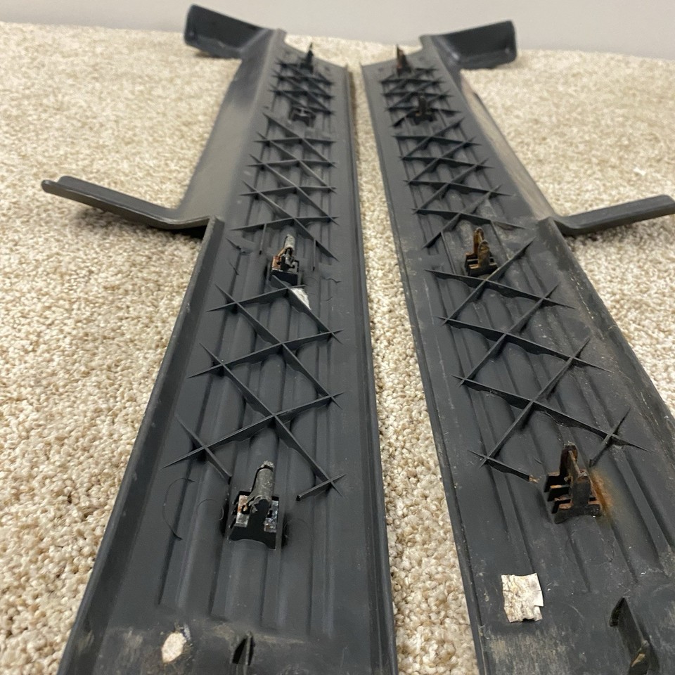 99-06 LH RH Front Door Sill Plate Silverado Sierra Avalanche Kick Trim ...