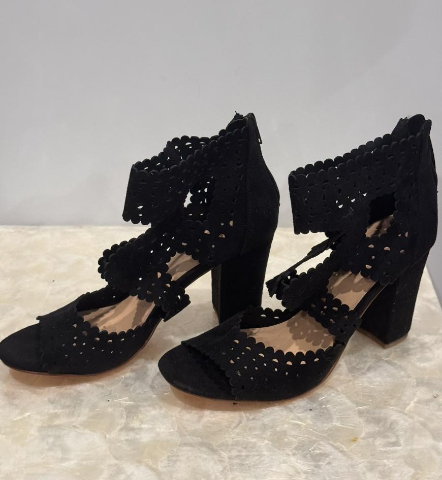 Francescas Black Heel - image 1