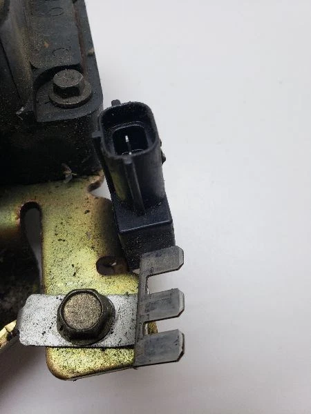 98 99 00 01 02 Mazda 626 Bobina de encendido Encendedor 4 cilindros OEM FSD718100 Foto 4 de 4