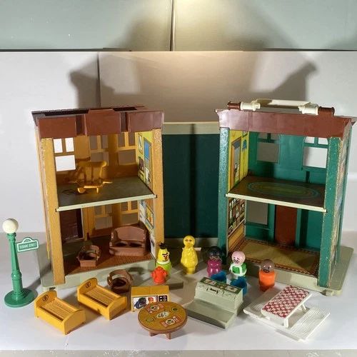 Z-409 VINTAGE 1974 FISHER-PRICE PLAY FAMILY SESAME STREET BROWNSTONE PLAYSET!