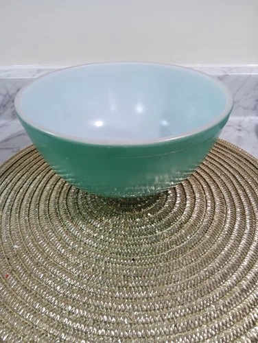 Vintage Pyrex Green Mixing Bowl