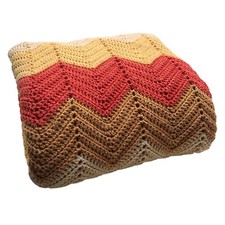 VINTAGE GRANNY BLANKET - 1950 Crochet Handmade Chevron Cottage Grannycore MCM