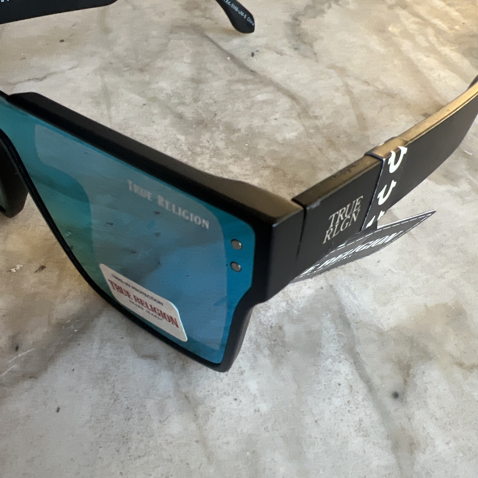 TRUE RELIGION Black Frame Blue  OVERSIZED Shield Sunglasses TRM1801 image 3