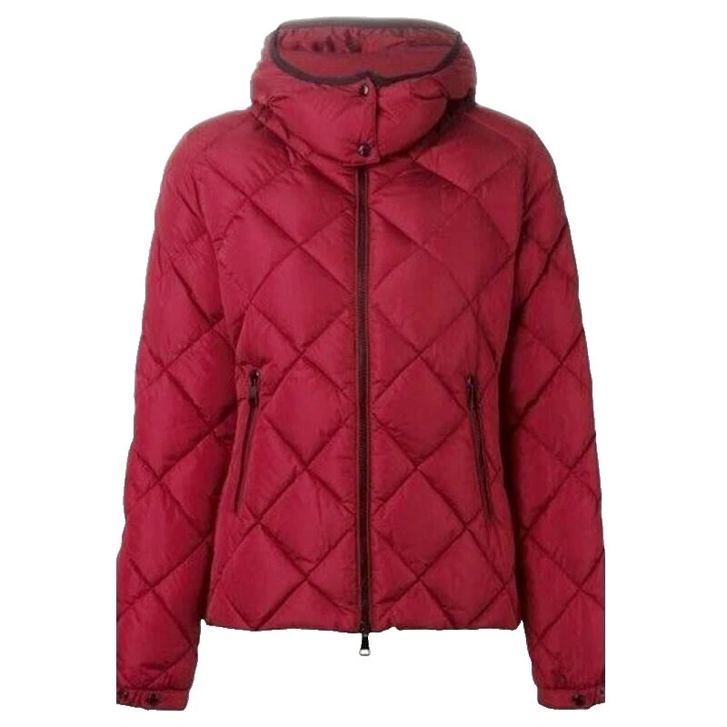 Зимние пальто, куртки и жилеты для женщин Moncler