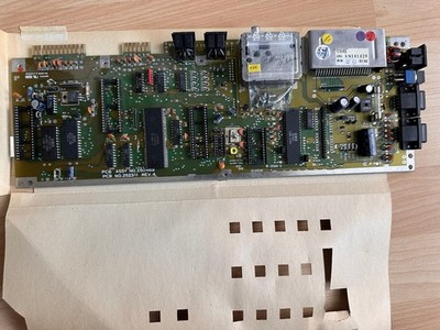 Commodore C64 Mainboard 250469 / ARTWORK NO.2523 II REV.4   #33 26