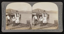 Photo:Roumanian mother and children, Orsova, Austria-Hungary 1916,Romania