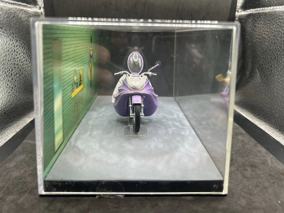 EAGLEMOSS BATMAN AUTOMOBILIA #33 CLASSIC TV BATGIRL BIKE & MAGAZINE - Image 3 of 4