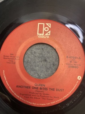 Queen   Another One Bites The Dust 7'' Single 1980 Elektra Rock 45 RPM