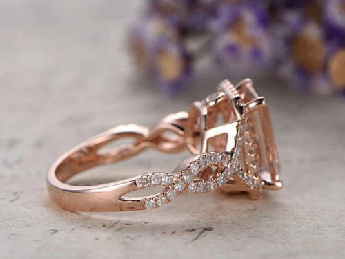 Anillo de compromiso solitario de morganita corte esmeralda de 3 quilates acabado en oro rosa de 14 k Foto 4 de 4