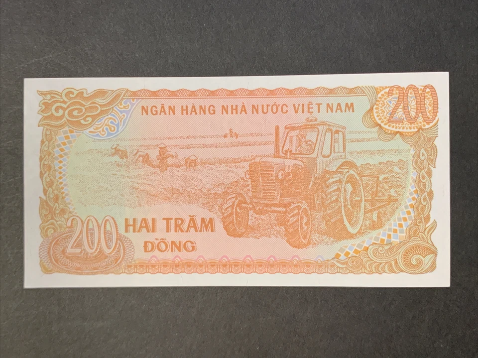 61830 Currency Bank note made by State Bank of Vietnam 1987 200 Uncirculated - Image 2 of 2