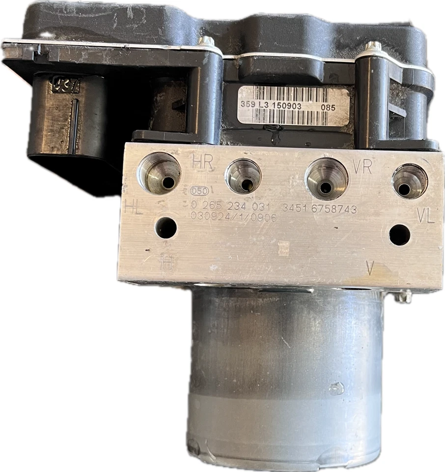 04-05 BMW 545i 🚗 Bomba de freno ABS y módulo de dirección activa OEM 34516758743 ✅ Foto 2 de 4