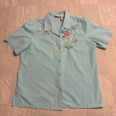 VTG Blue & white gingham button-up blouse with coquette floral embroidery