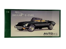 AUTOART JAGUAR E-TYPE ROADSTER SERIES III V12 1970 DARK GREEN 73522 1/18 SCALE