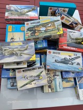 Lot de 28 maquettes avion neufs et commencés