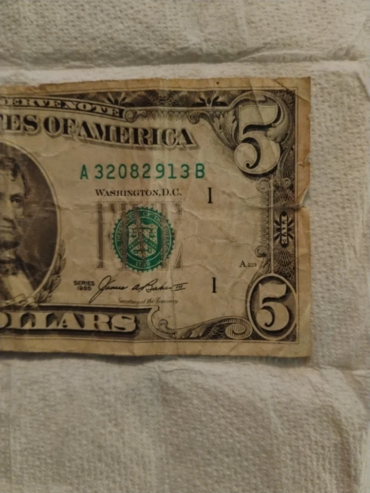 1985 Series $5 Dollar Bill Federal Reserve Note - Image 3 of 4