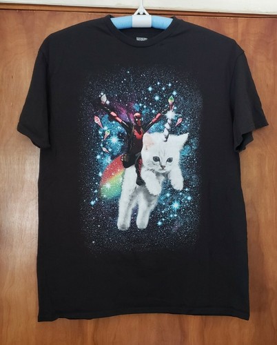 deadpool with ice cream mens t-shirt (L 