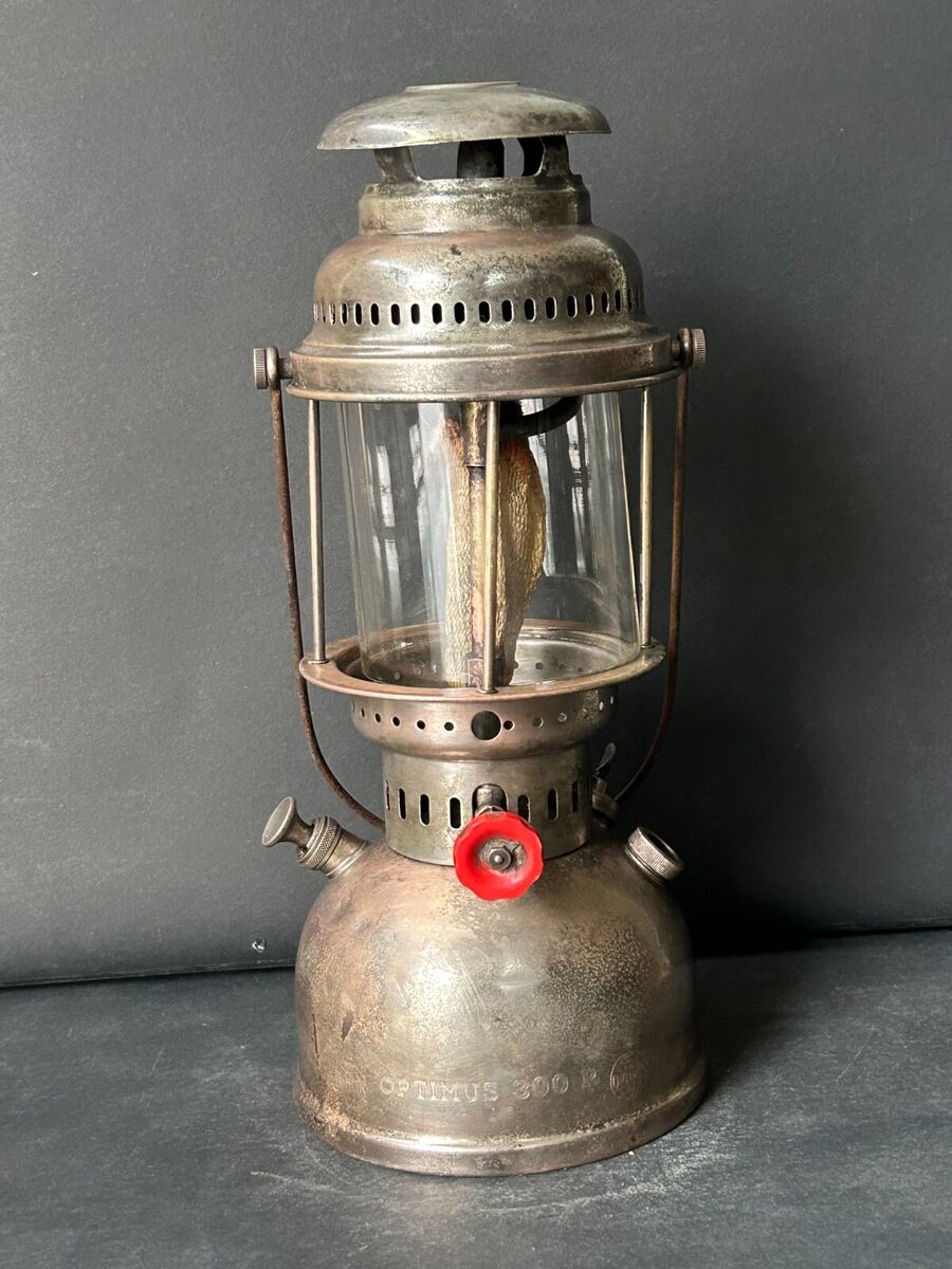 OLD VINTAGE OPTIMUS 300 P CLASSIC PRESSURE KEROSENE LANTERN OLD VINTAGE OPTIMUS 300 P CLASSIC PRESSURE KEROSENE LANTERN
