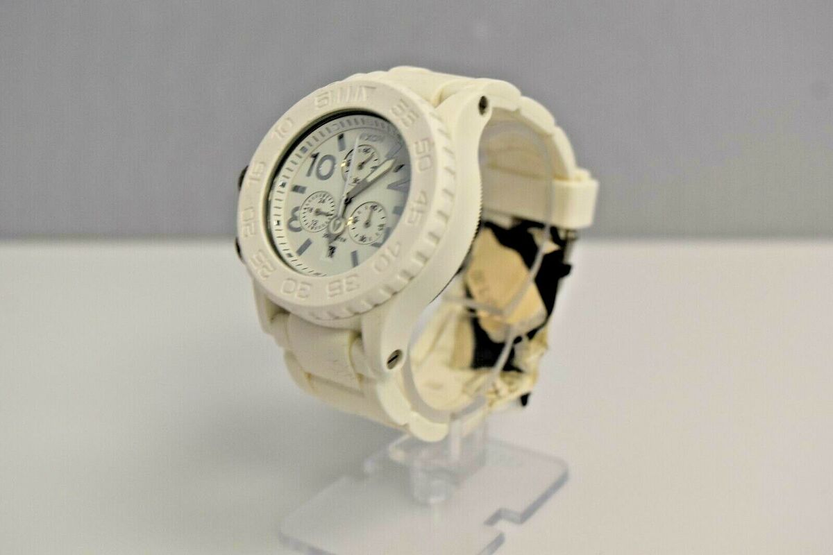 Nixon 42-20 White Rubber Chronograph Lefty A309 100-00 $375 Nixon 42-20 White Rubber Chronograph Lefty A309 100-00 $375