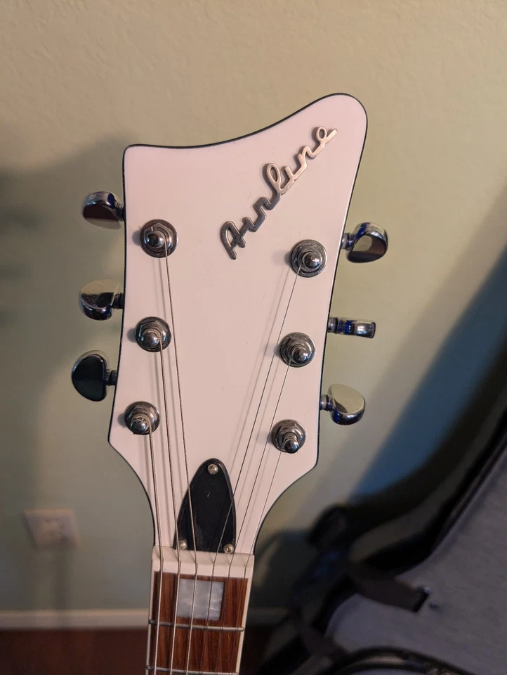 Airline Guitars/EASTWOOD MAP DLX metallic blue w soft case and strap - Image 3 of 4