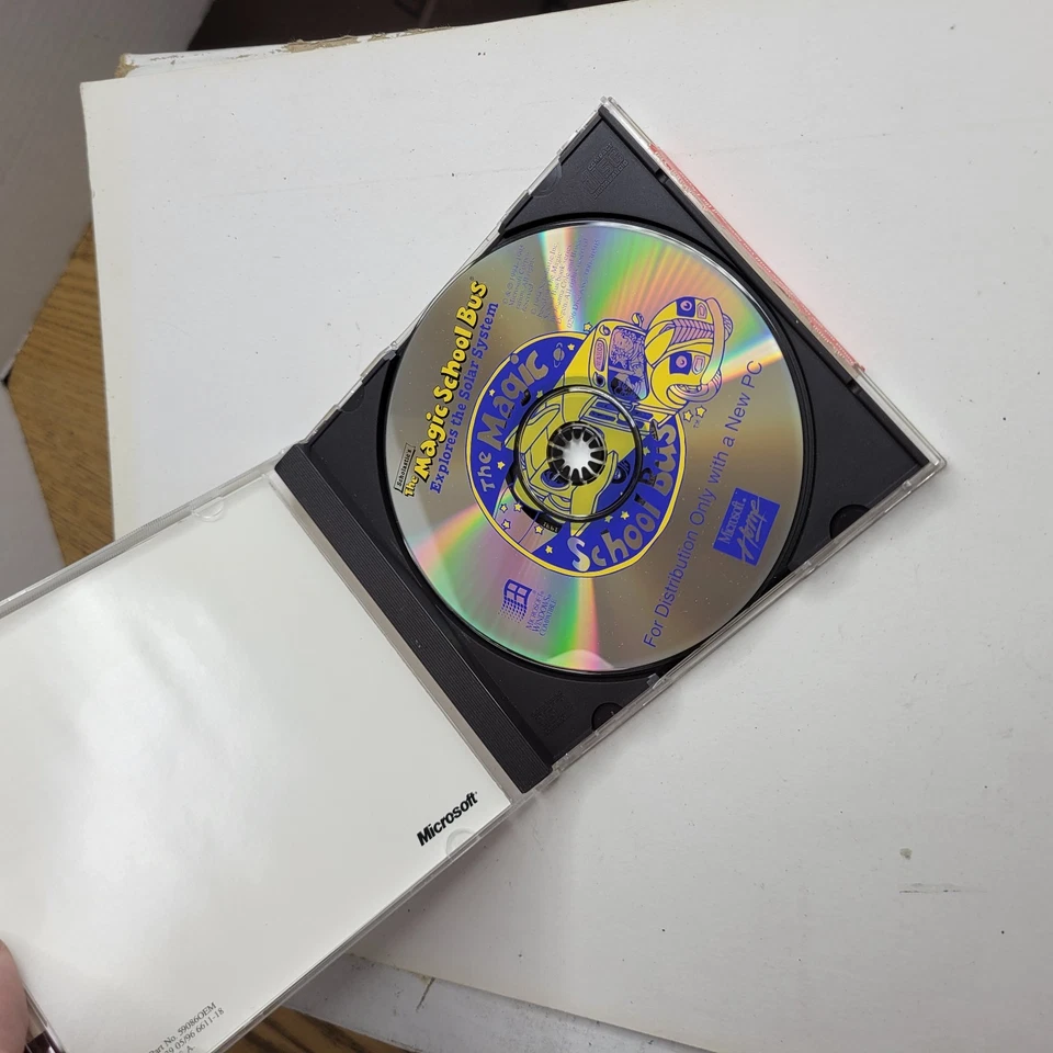 The Magic School Bus Explores The Solar System PC CD-ROM Game 1994 Scholastic - Image 4 of 4