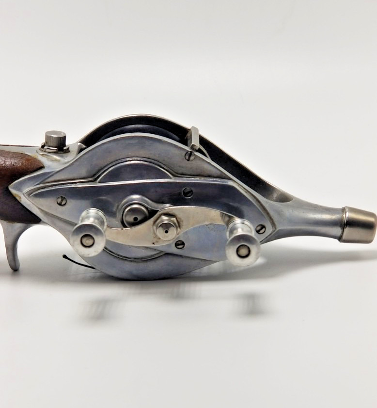 Vintage Hurd Super Caster Walnut Pistol Grip Fishing Reel 1940"s Serial # 40078