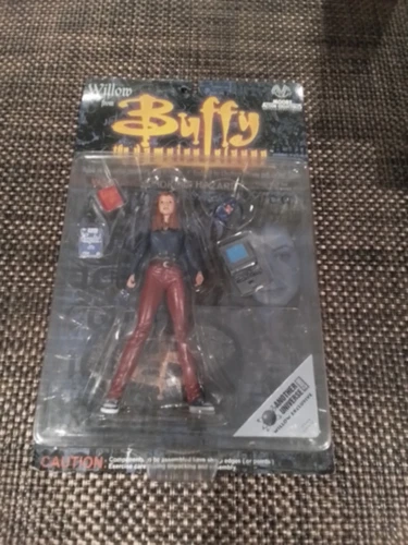 MOORE ACTION- Buffy The Vampire Slayer "WILLOW" Exclusive Action Figure SEALED - Picture 1 of 2