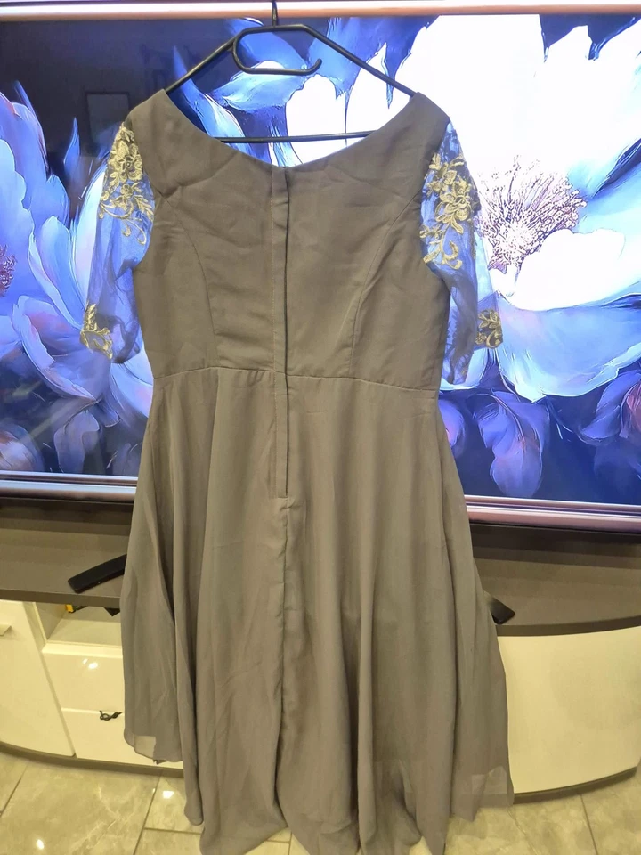 Elegantes Cocktail Abendkleid in Grau mit edler Spitze - Bild 3 von 3