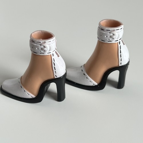 My Scene Clothing: Getting Ready My Room - Barbie. Black/White Heels Shoes Feet - Picture 4 of 4