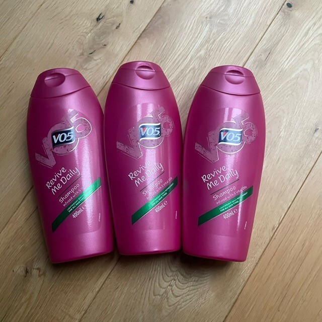 VO5 Revive Me Daily Shampoo Infused with 5 Vital Oils All Hair Types 3x 400ml