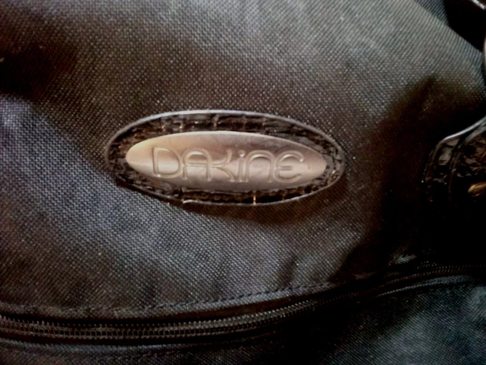 Bolso de Mano Dakine Valise 2 Ruedas Rodante con Estampado de Leopardo Negro y Colorburst Foto 4 de 4