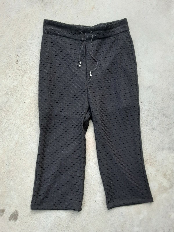 Black Capris X-Small PantS