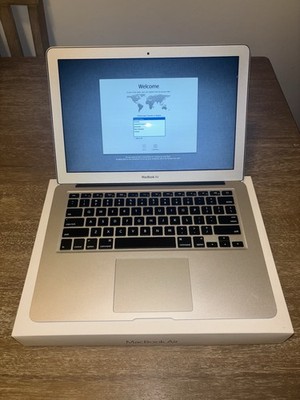 Apple MacBook Air 13 in 128 GB 