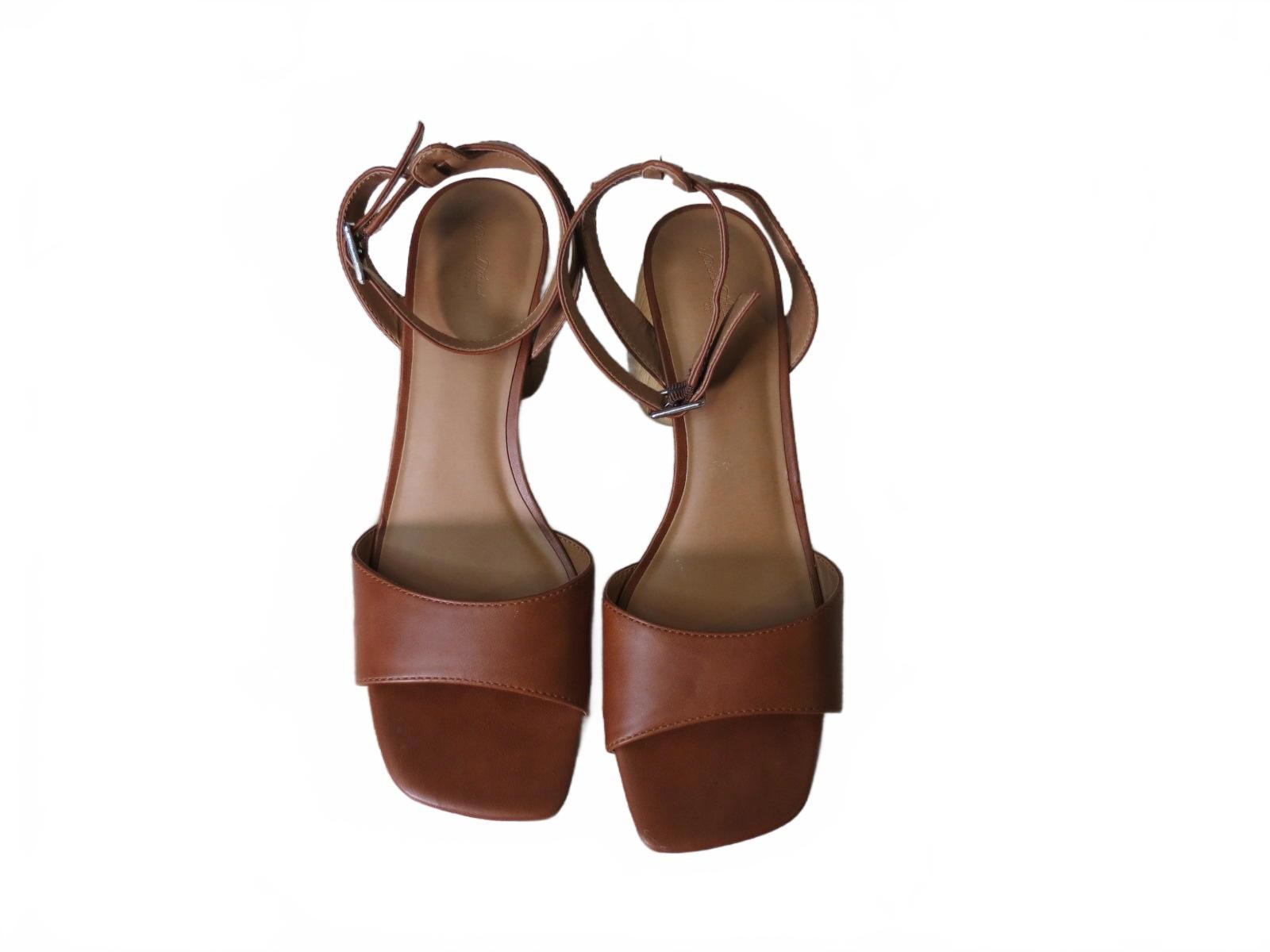 Universal Thread Chunky Platform Heel Womens Size… - image 1