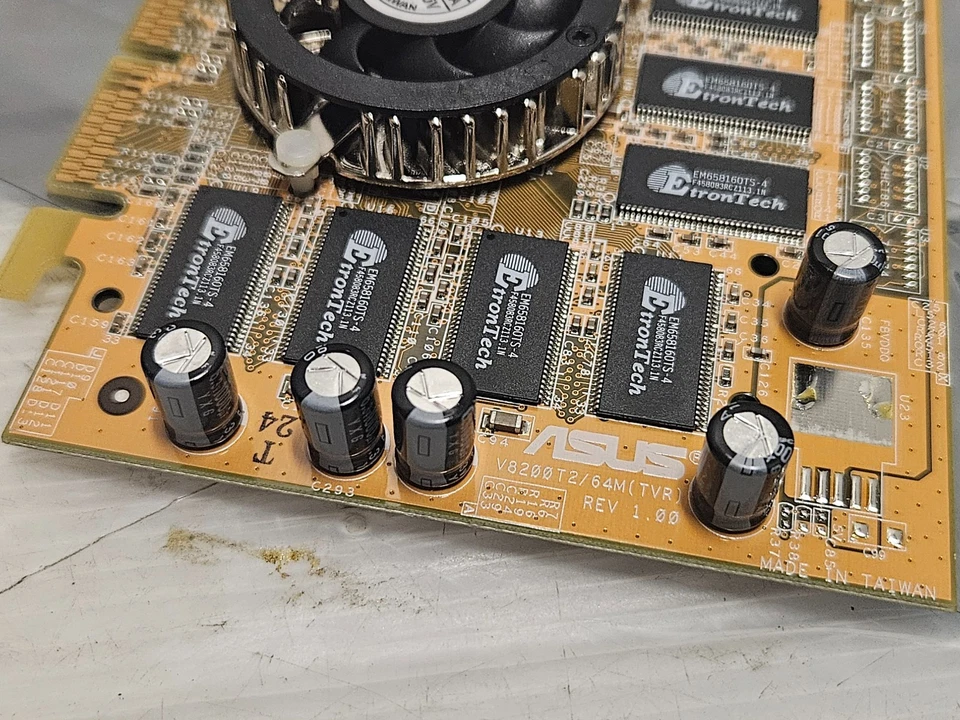 GeForce 3 Ti 200 64MB DDR, 128BIT, AGP 4x, Asus V8200T2/64M(TVR), NEW OLD STOCK - Image 4 of 4