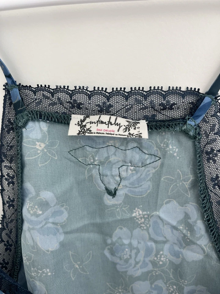 Cami Floral Encaje Bordado Especial Noche Intimately Free People Talla Grande Foto 3 de 4